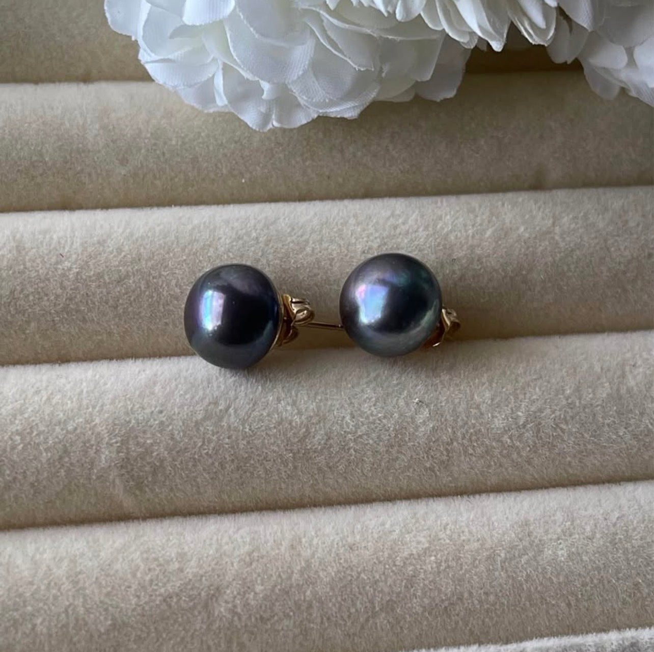 Vintage 10mm Tahitian Pearl Stud Earrings in 14ct Yellow Gold
