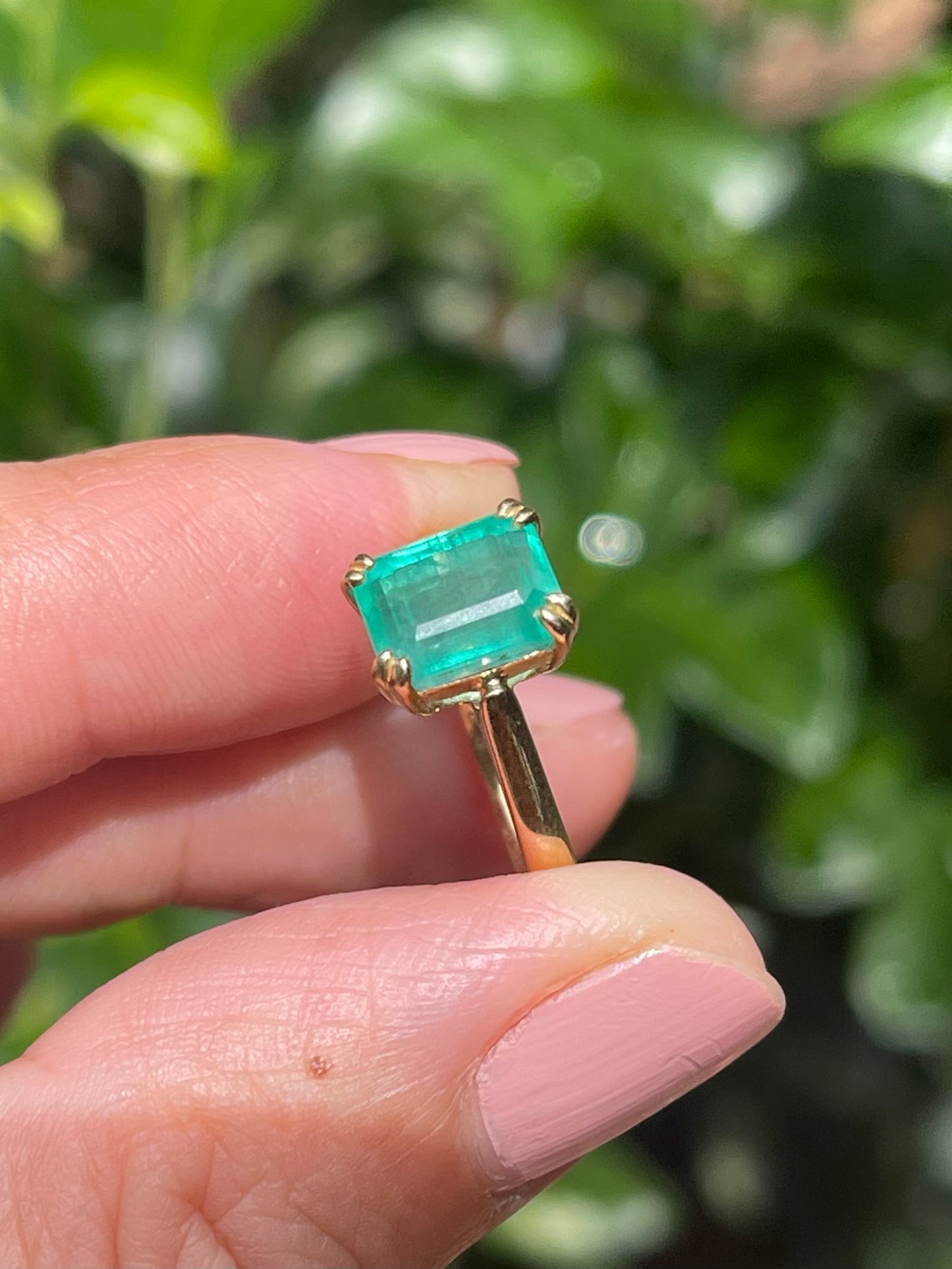 9ct yellow gold 2.35ct natural emerald ring