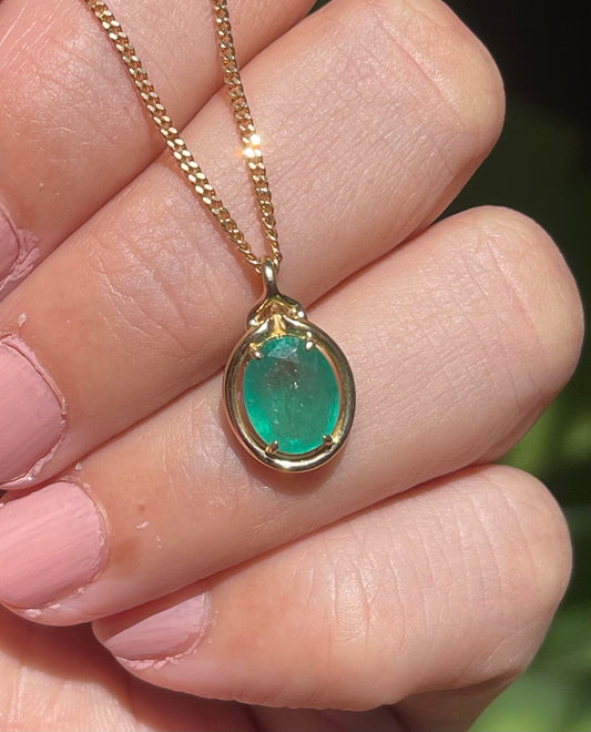 9ct yellow gold 1.75ct natural emerald pendant