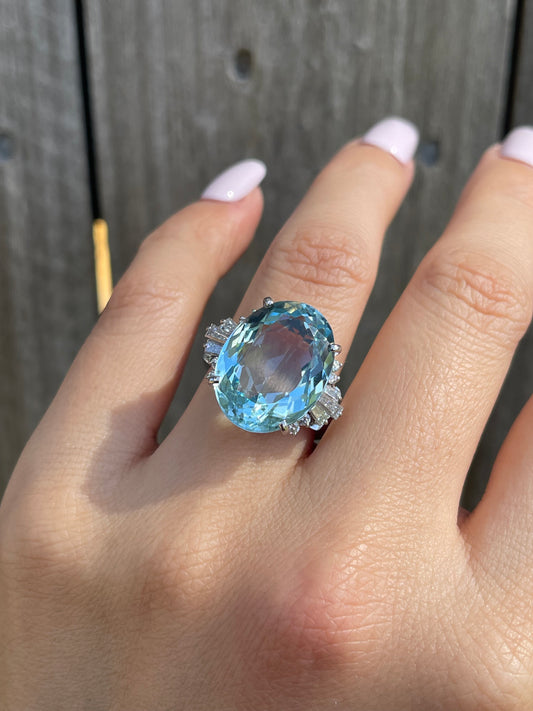 12.16ct Aquamarine 0.7ct diamond Ring In 900 Platinum