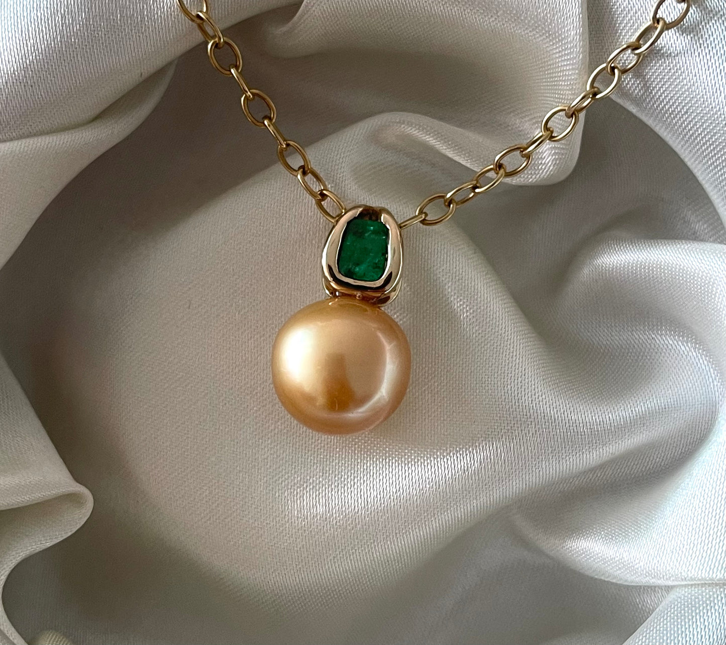 9ct yellow gold genuine golden south sea pearl pendant with natural emerald