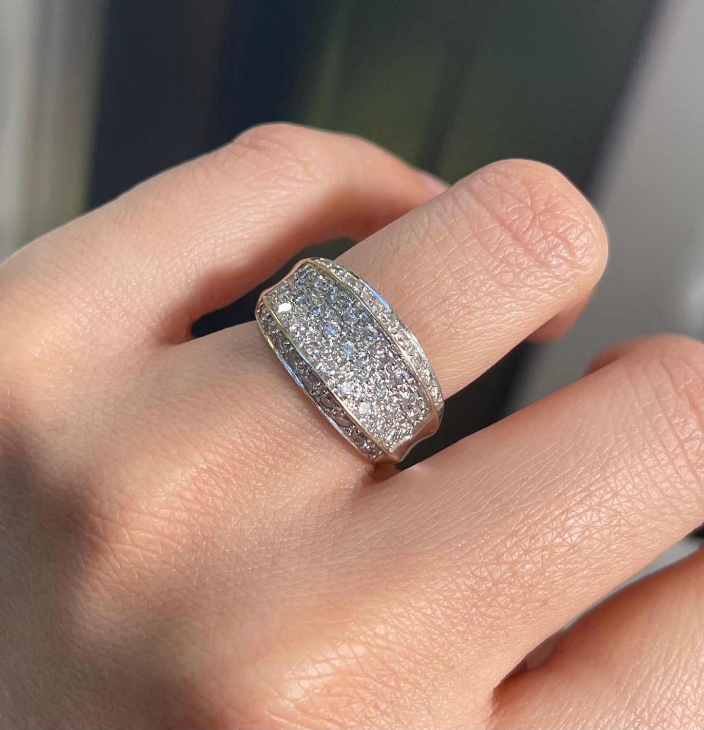 Vintage Natural Diamond Concave Pavé Band Ring In Heavy Solid 18ct White Gold