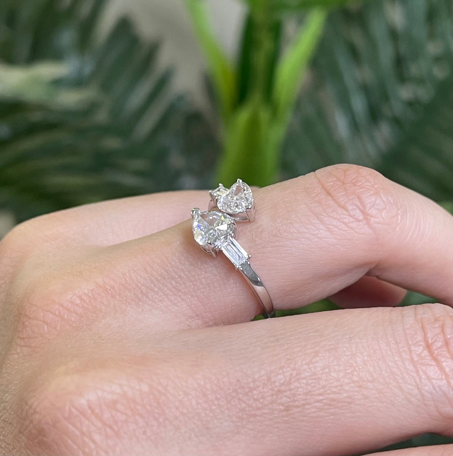 Stunning 1.37ct Natural Diamond Toi et Moi Ring In 14ct White Gold