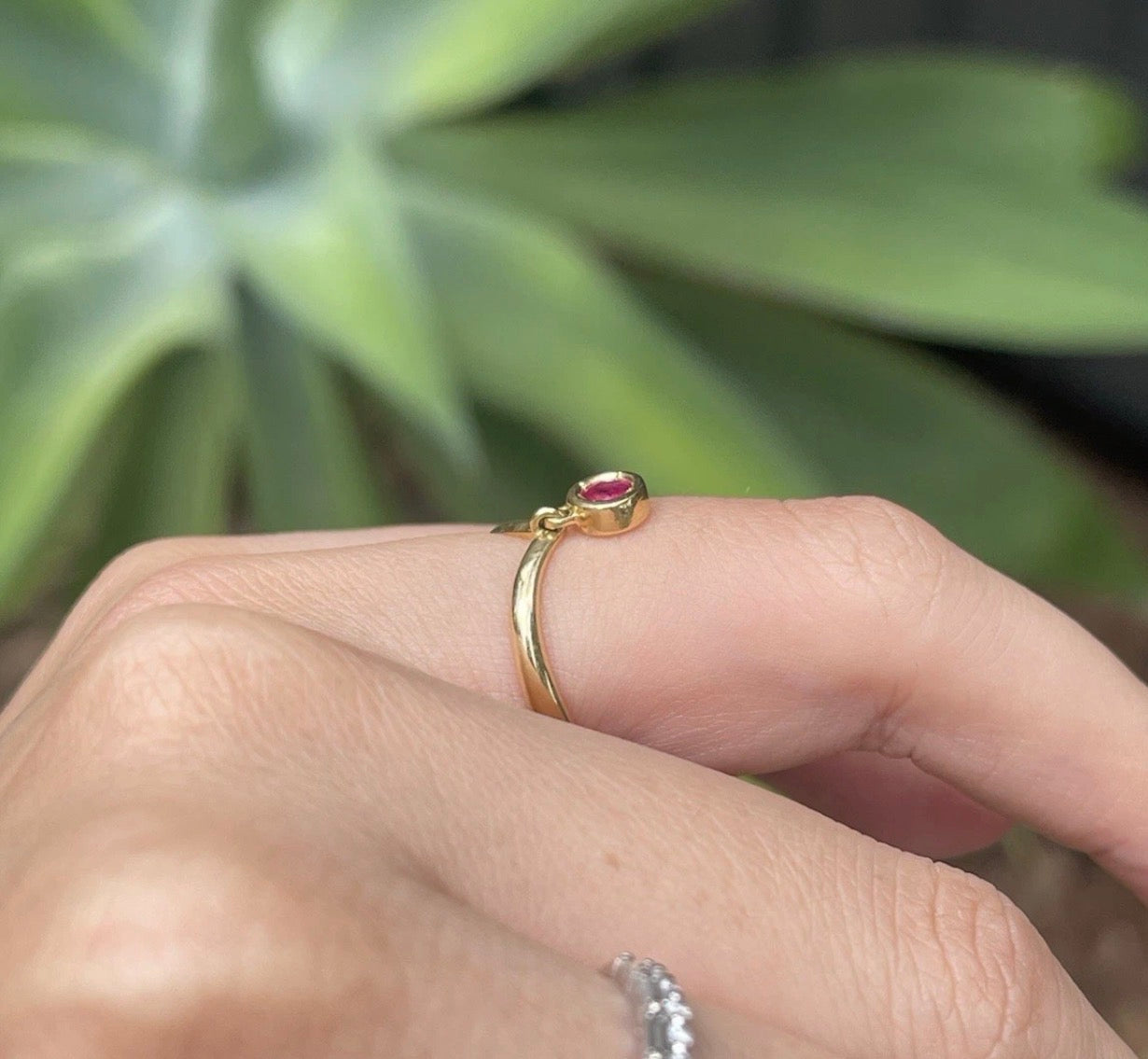 0.16ct Ruby Drop Chevron Band V Ring In 18ct Yellow Gold