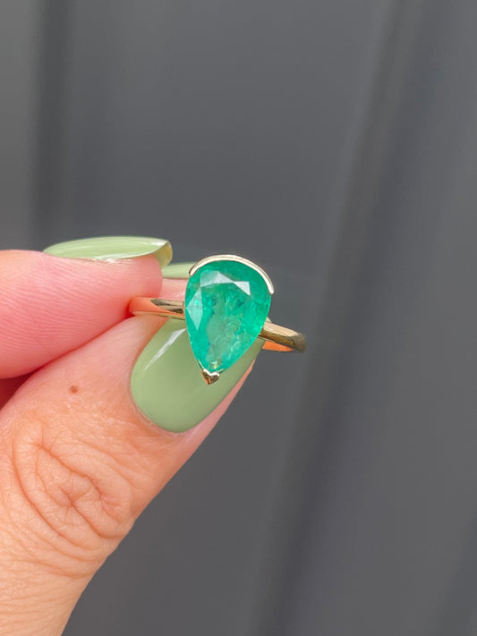 2.45ct Natural Pear Shape Emerald In 14ct Yellow Gold