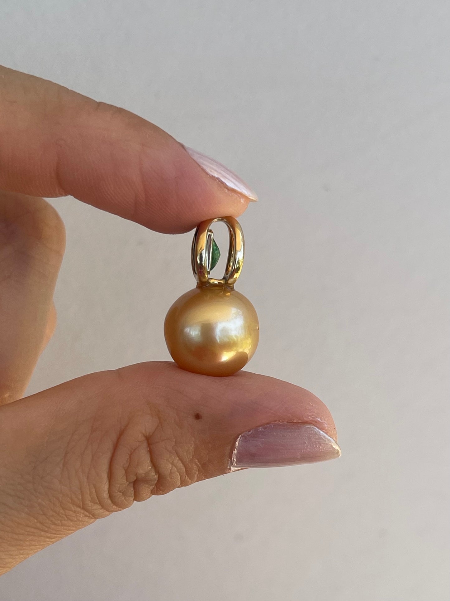 9ct yellow gold genuine golden south sea pearl pendant with natural emerald