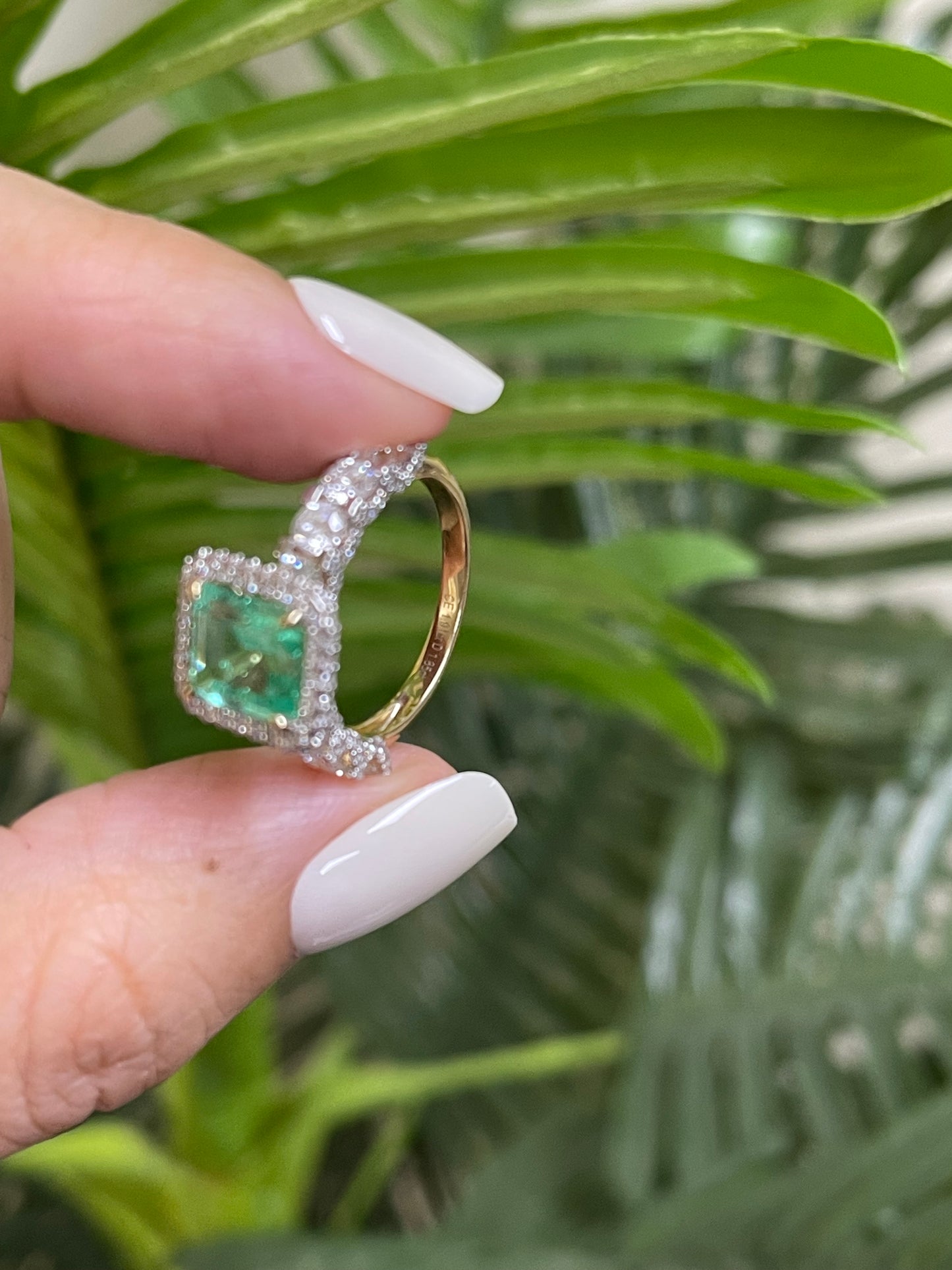 1.91ct Colombian Emerald & 1.8ct Diamond Ring In 14ct Yellow Gold