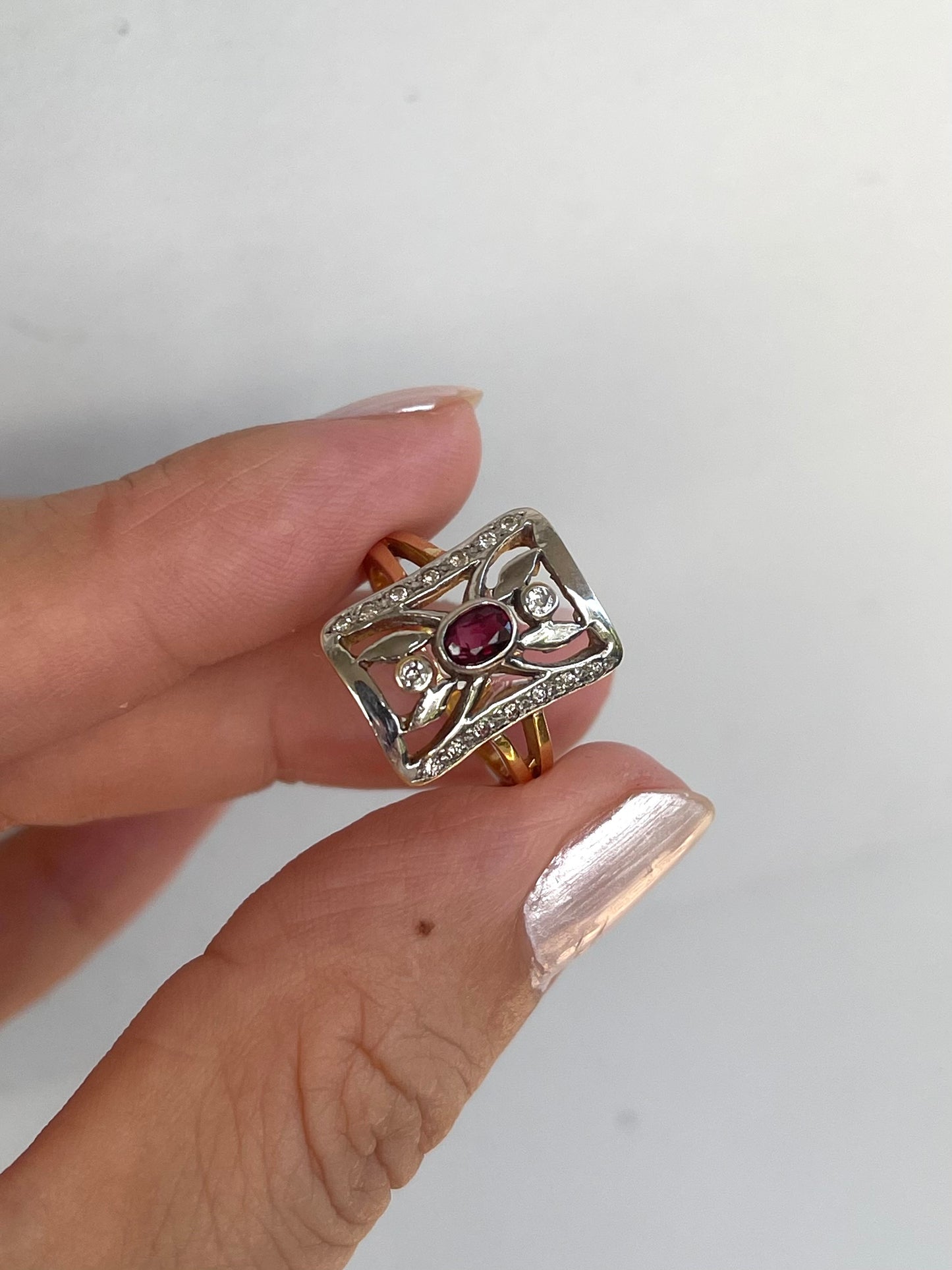 Vintage art deco style 18ct yellow white gold garnet diamond ring