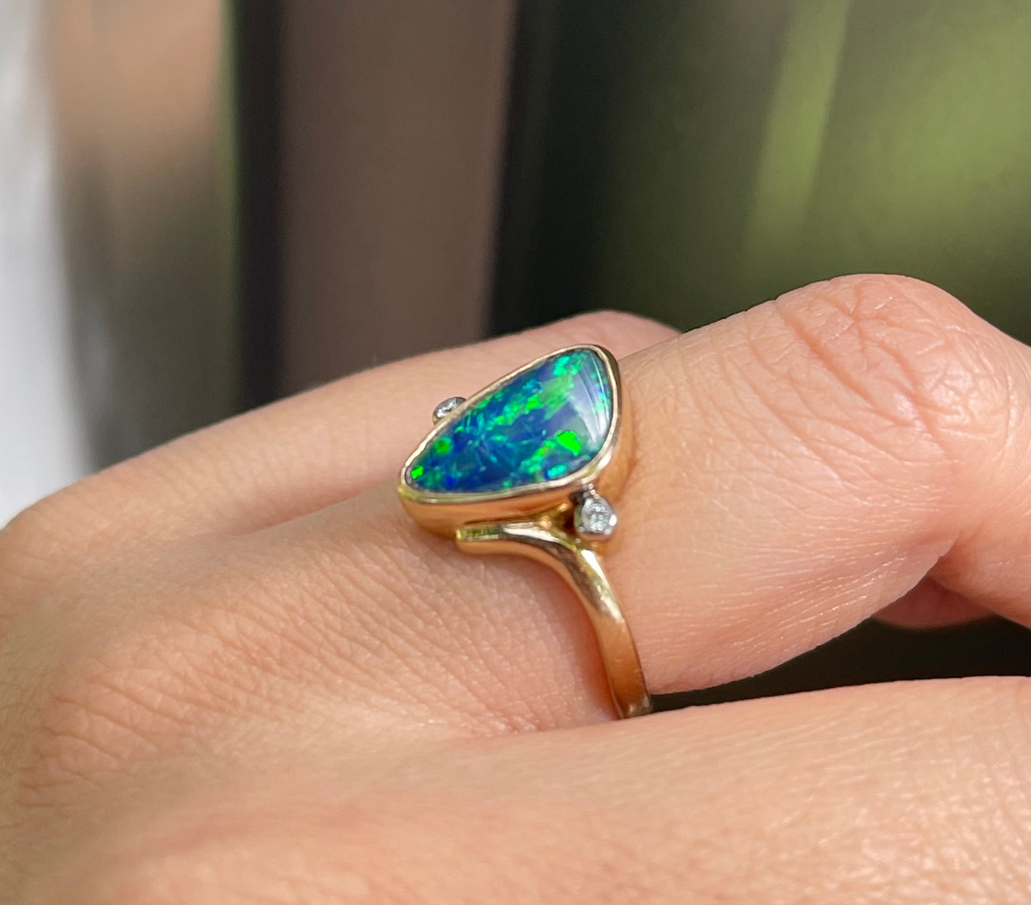 Vintage Handmade Australian Boulder Opal diamond Ring – Electric Blue & Green Fire In 14ct Yellow Gold