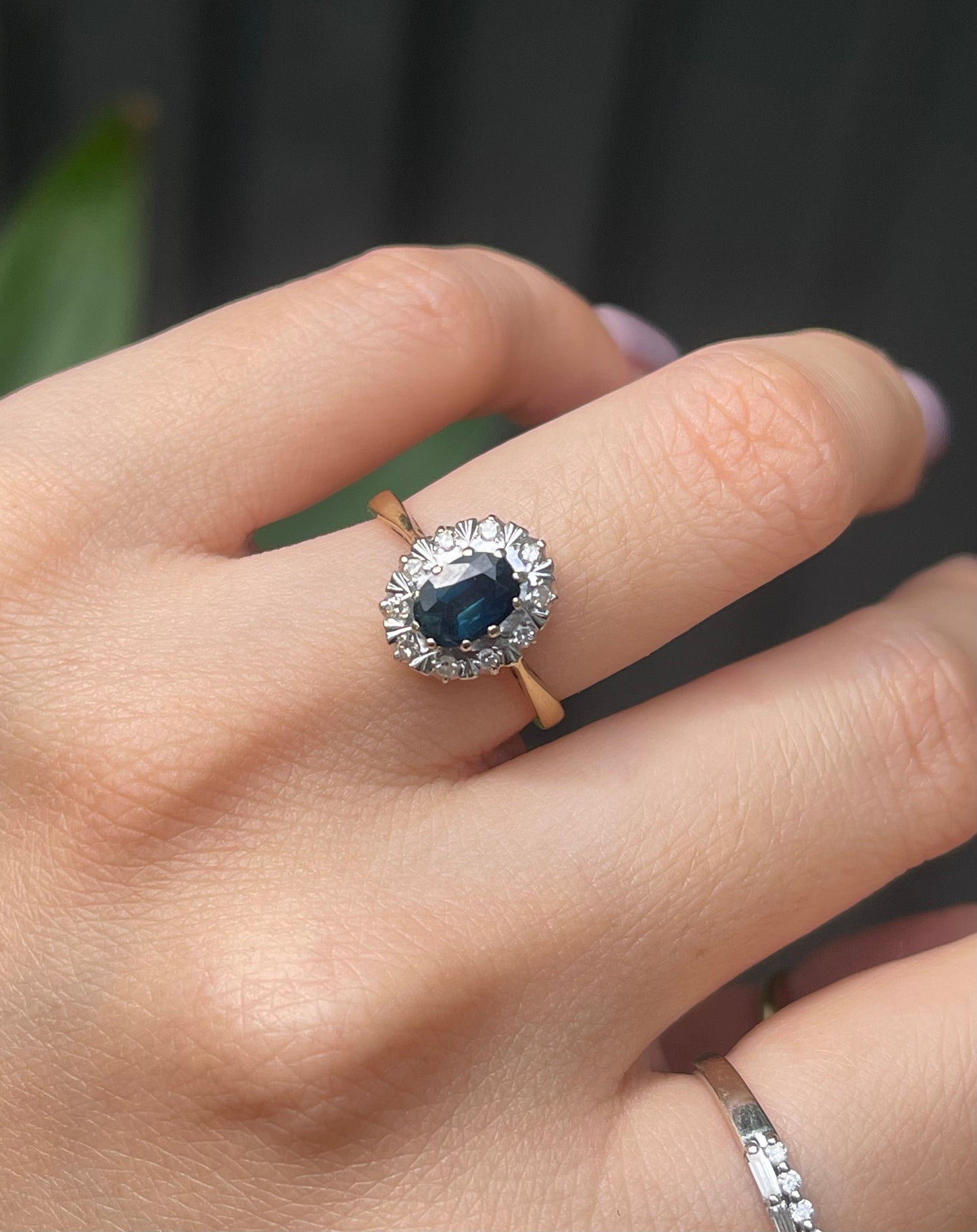 Vintage 1975 London 18CT yellow white gold natural sapphire diamond ring