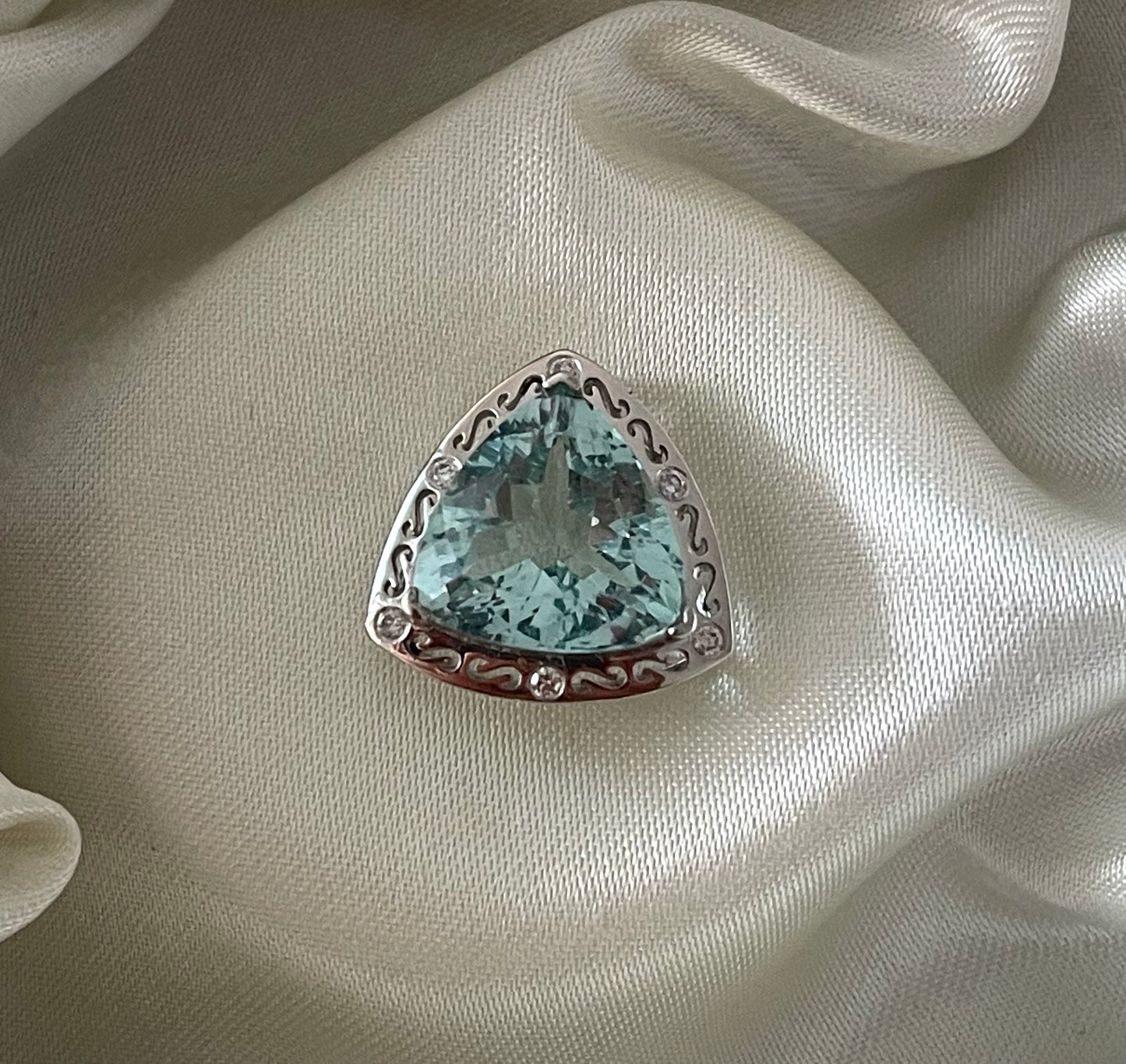Val $8,150 5ct natural aquamarine pendant with diamonds in 950 platinum