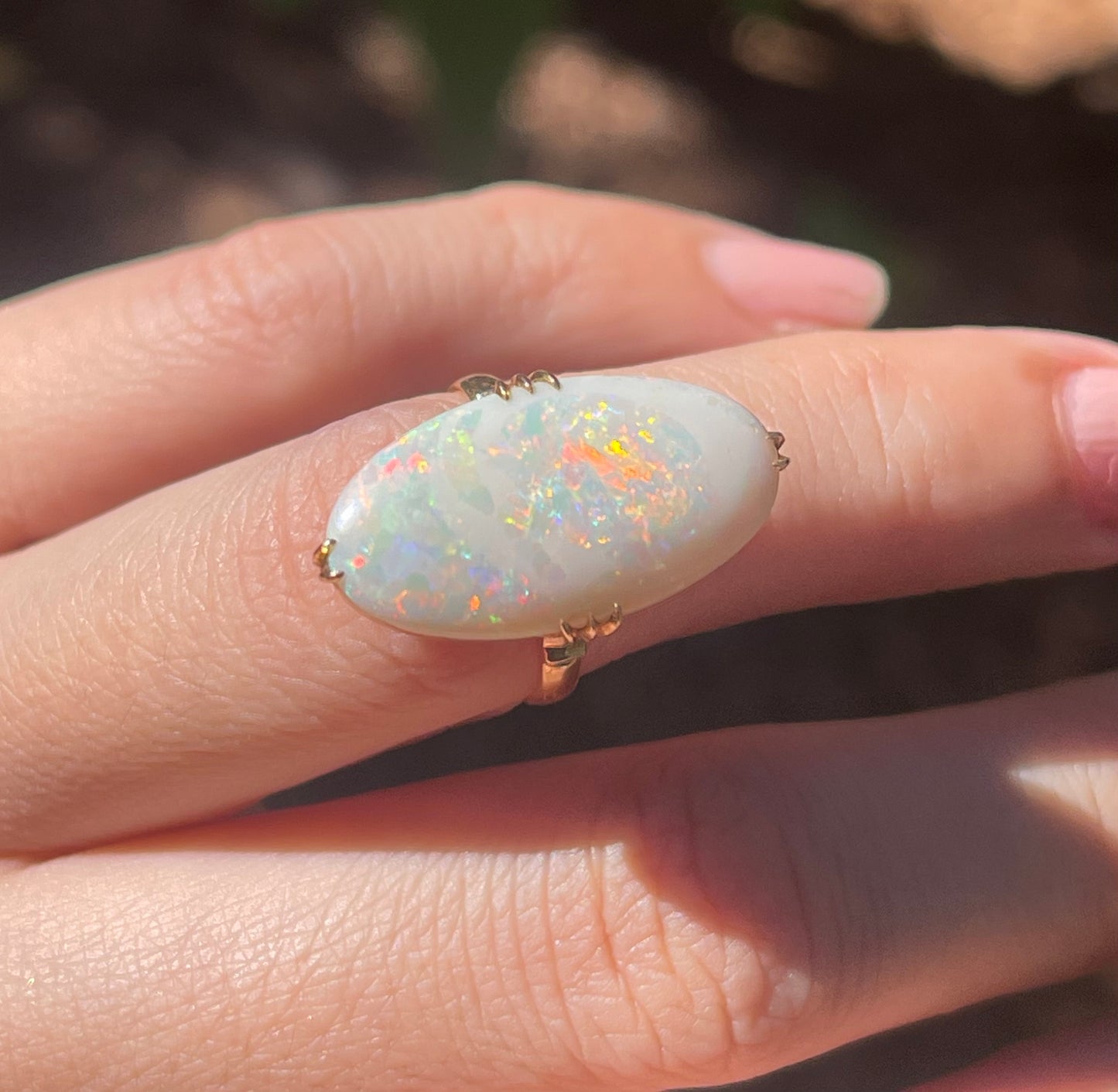 Vintage 18ct yellow gold natural solid Australian opal ring