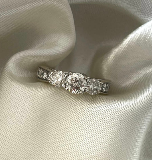 14ct white gold natural 1.71ct diamond trilogy ring