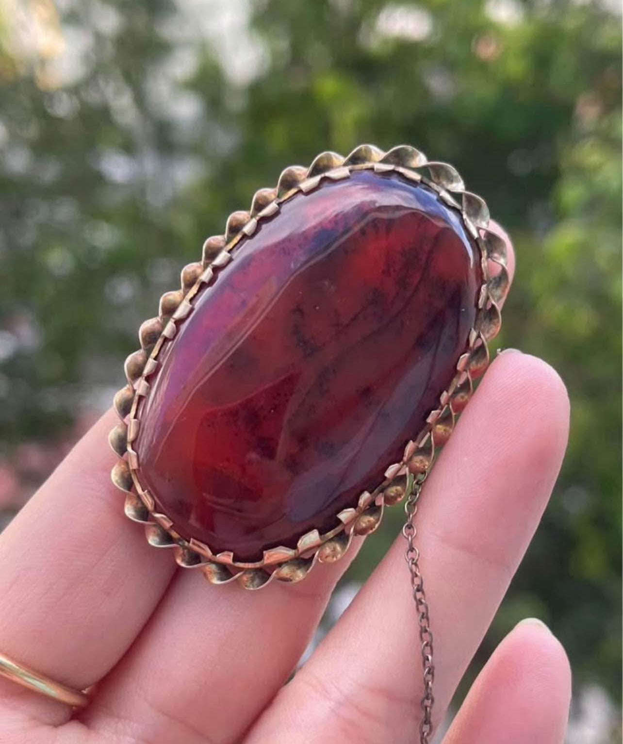 Antique 9ct yellow gold large natural amber brooch