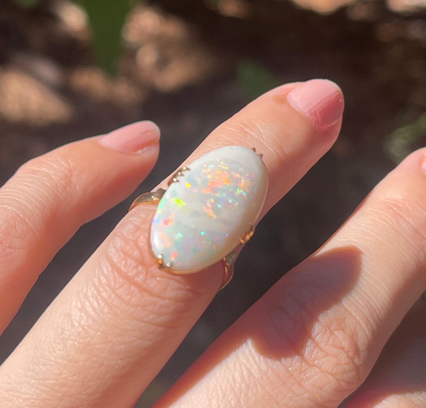 Vintage 18ct yellow gold natural solid Australian opal ring