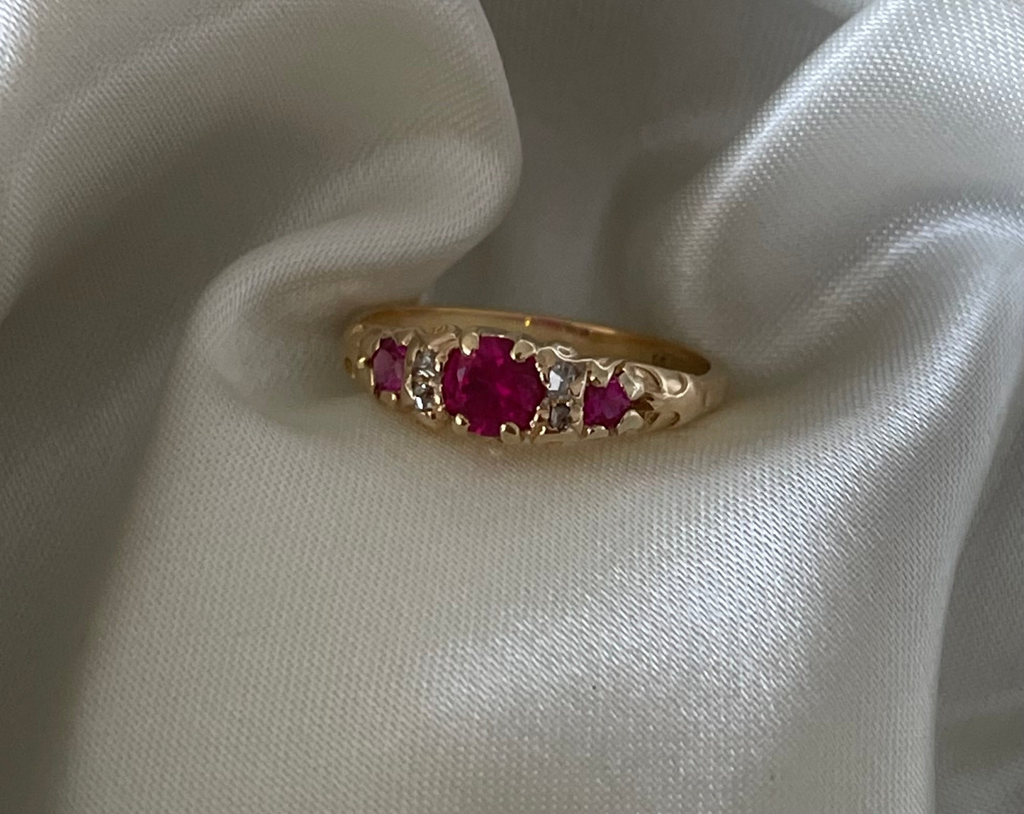 Vintage 18ct yellow gold natural pink ruby & rose cut diamond ring