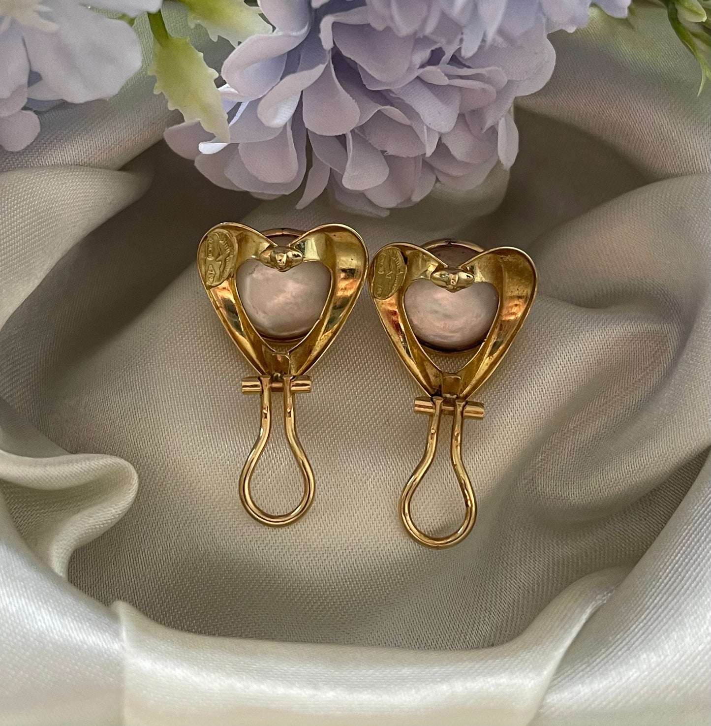 Vintage Italian-origin Heart-shaped Clip-on Earrings With Mabé Pearls In 18ct Yellow Gold