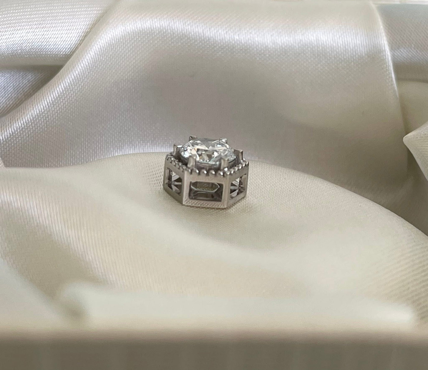 Platinum 950 1.04ct E color , VVS2 diamond pendant slider