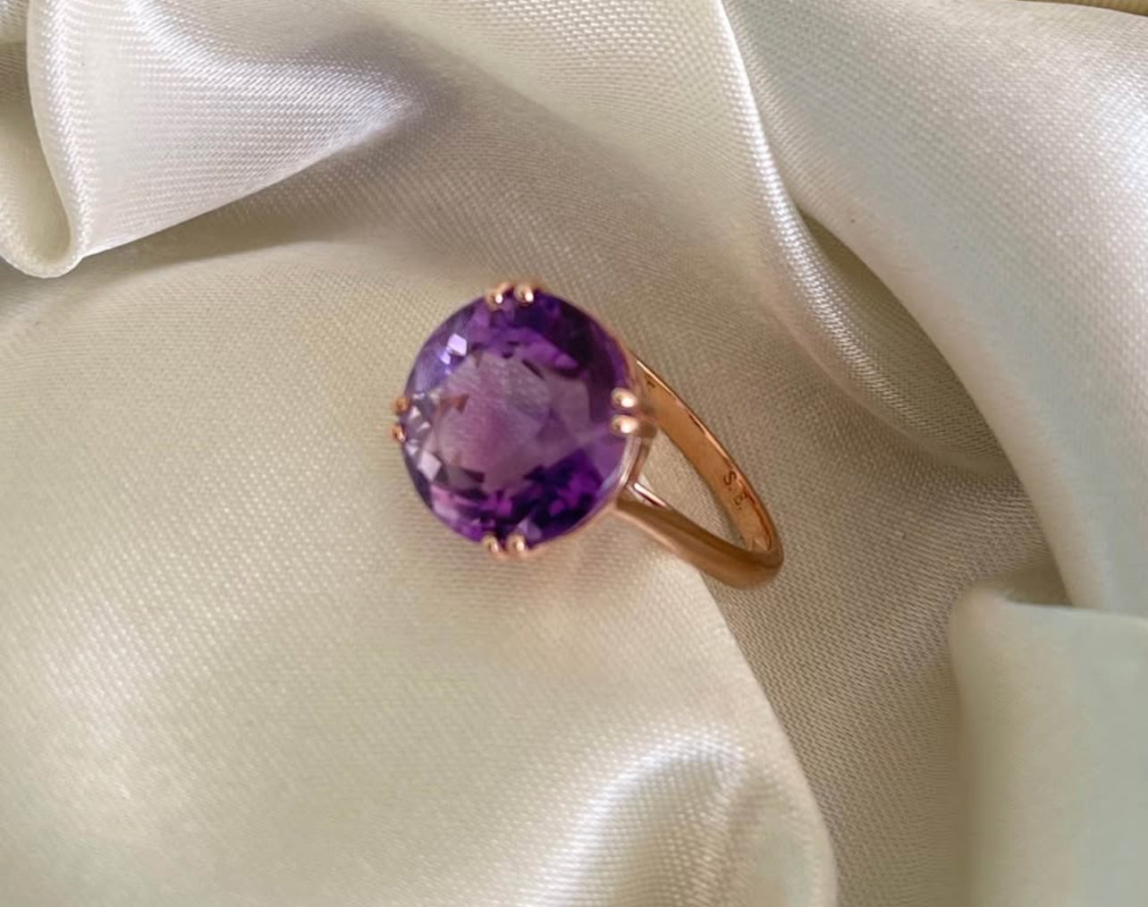 Elegant 9ct rose gold round cut 7.25ct natural amethyst ring