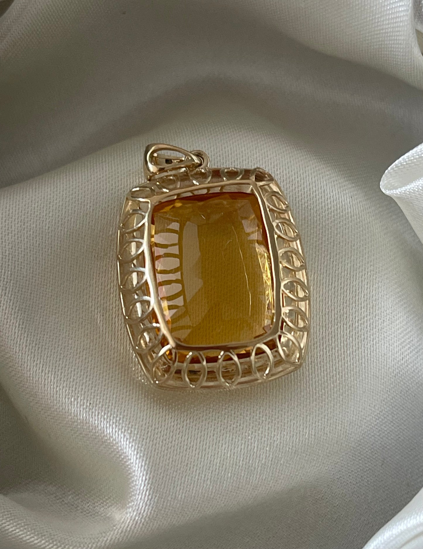Antique style 9ct yellow gold large 15.3ct natural orange citrine pendant