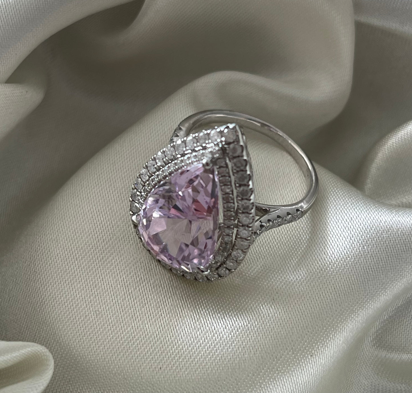 14ct white gold natural pear shaped Kunzite diamond halo ring