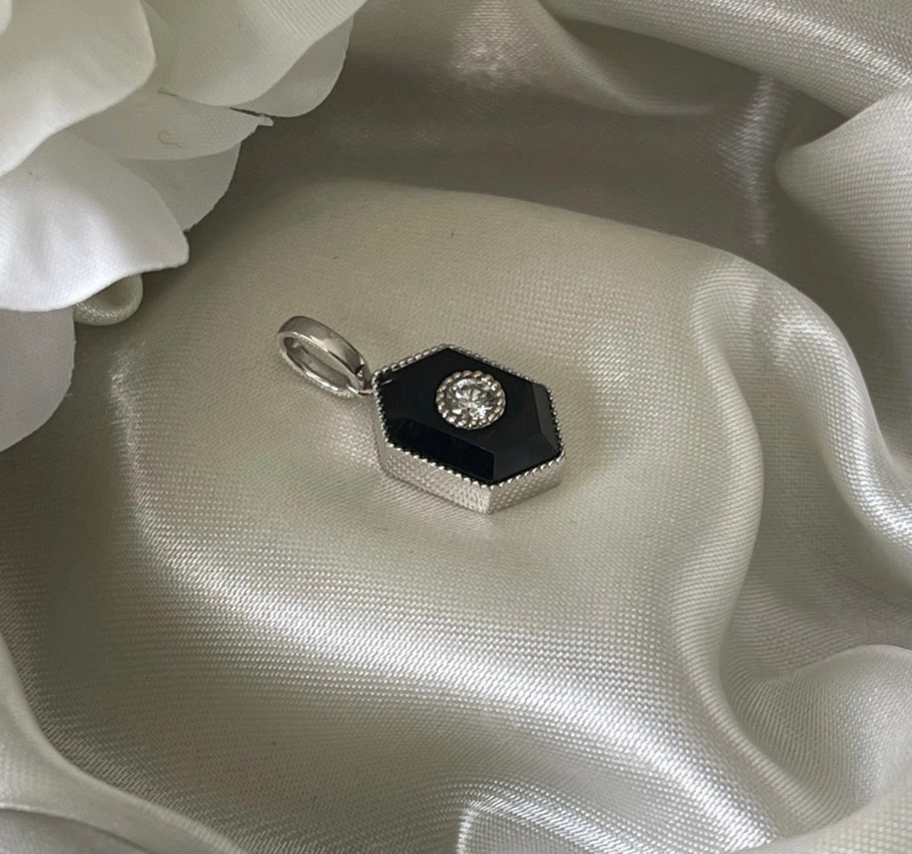 Eclipse Pendant - Onyx With Natural Diamond In 9ct White Gold