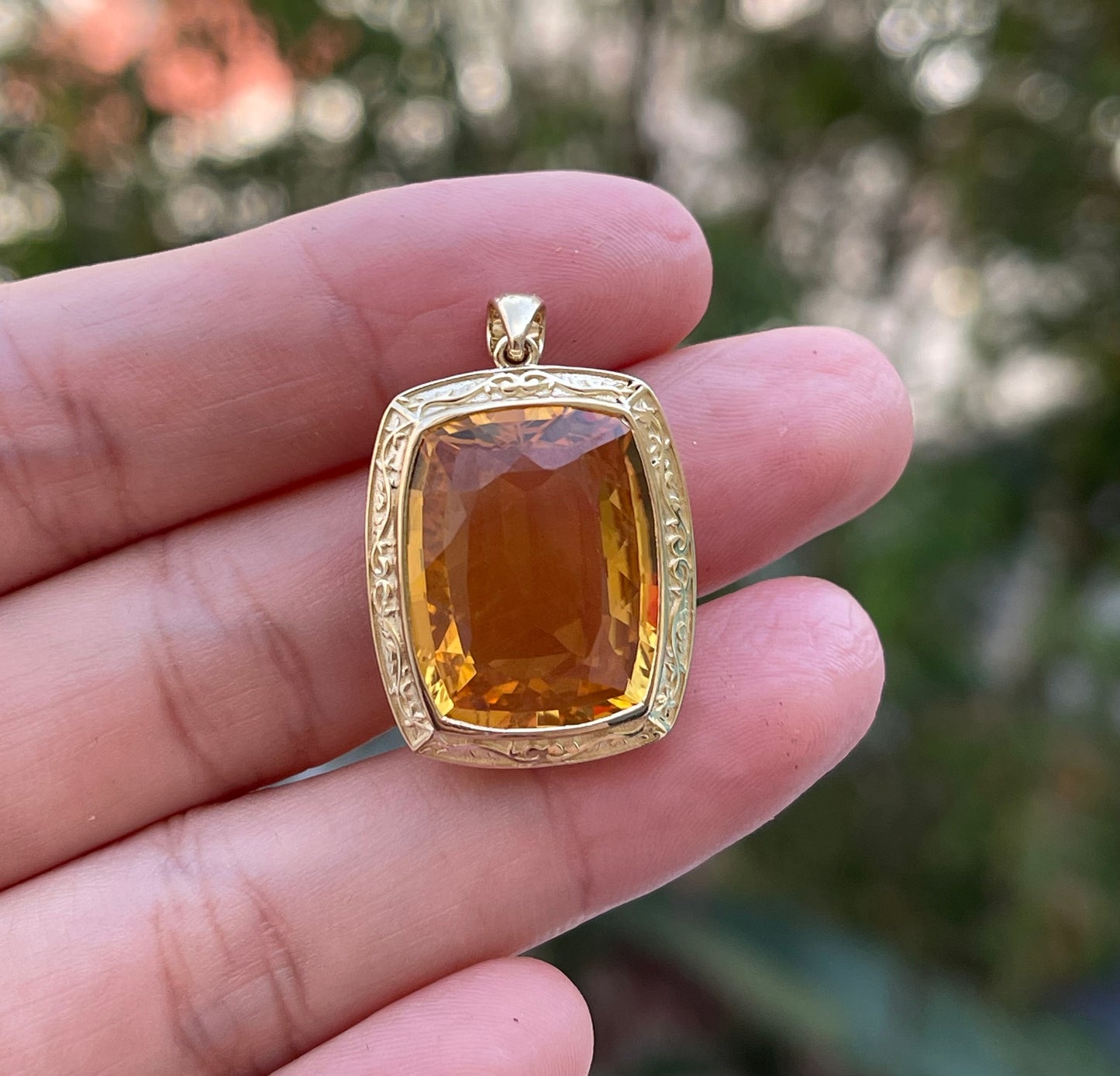 Antique style 9ct yellow gold large 15.3ct natural orange citrine pendant