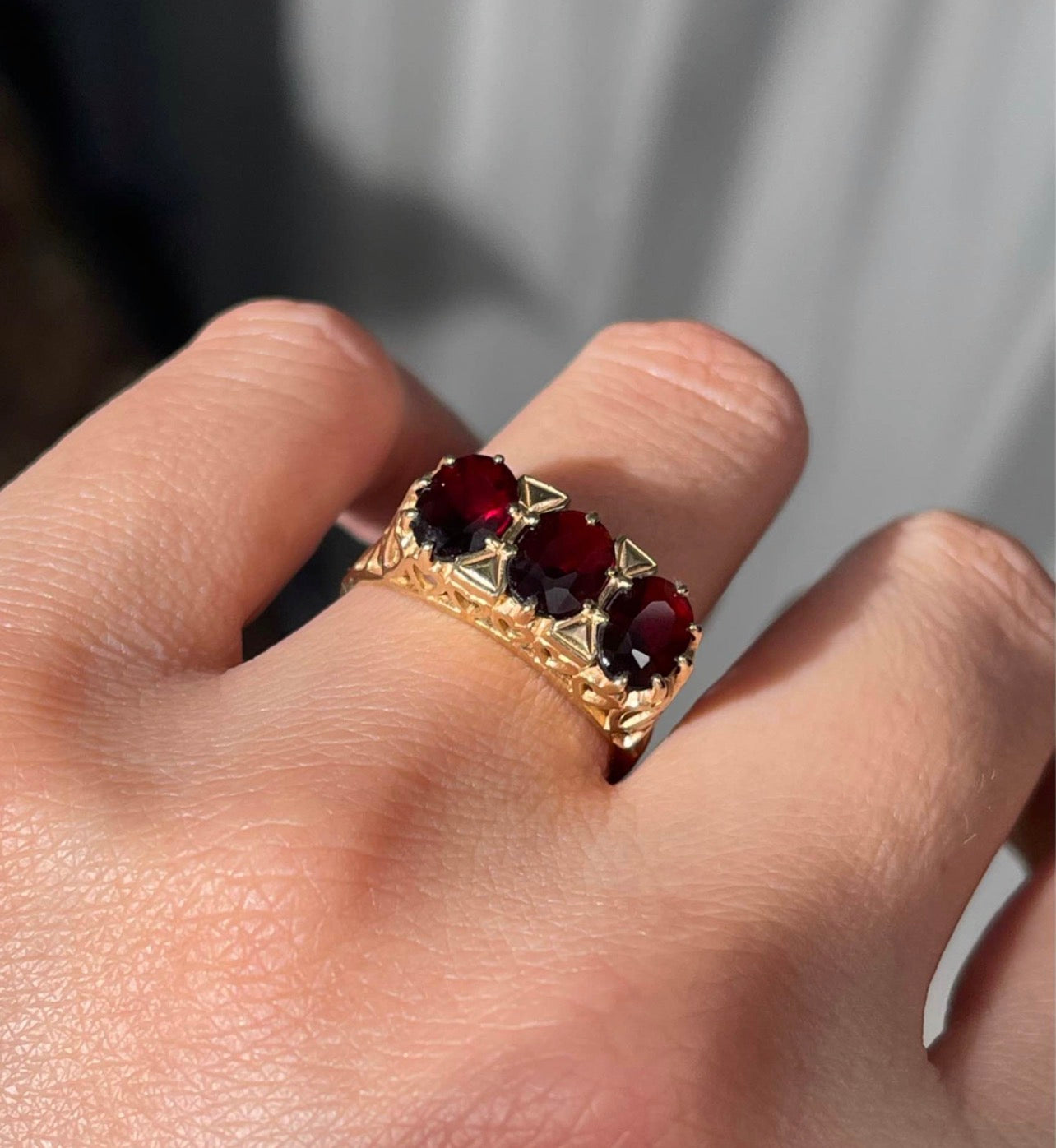Vintage English Garnet Trilogy Ring In 9ct Yellow Gold