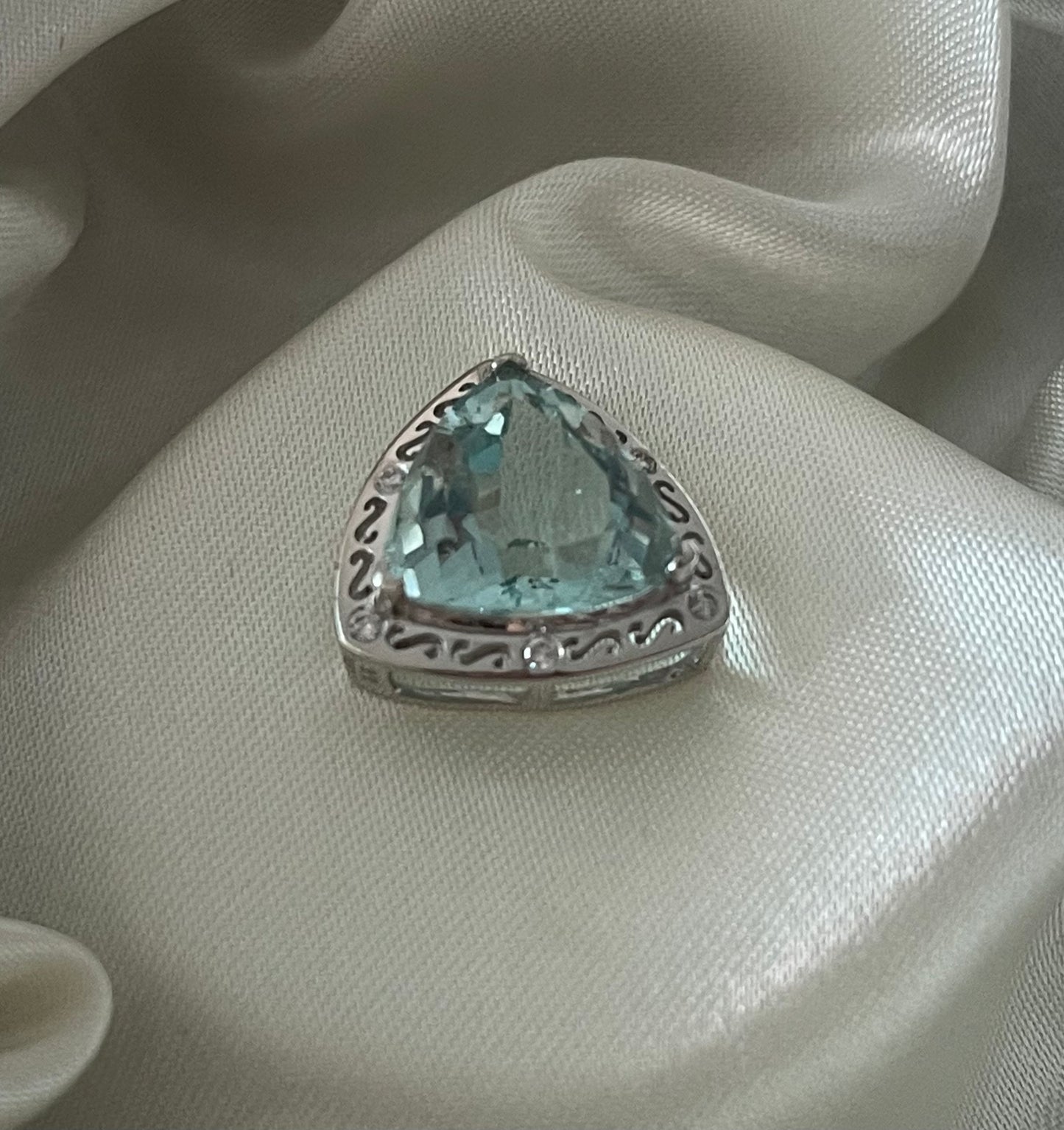 Val $8,150 5ct natural aquamarine pendant with diamonds in 950 platinum