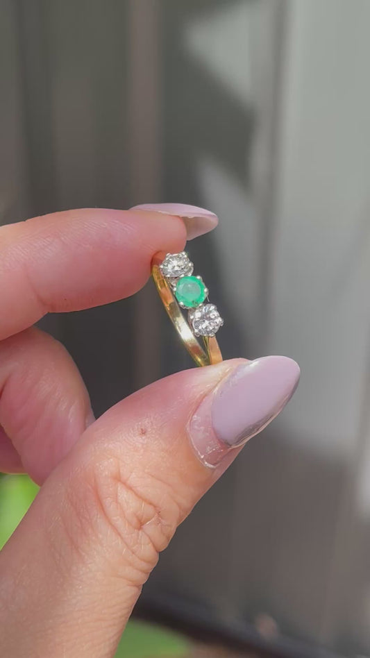 Vintage 1989 London 18ct yellow gold natural Emerald diamond trilogy ring